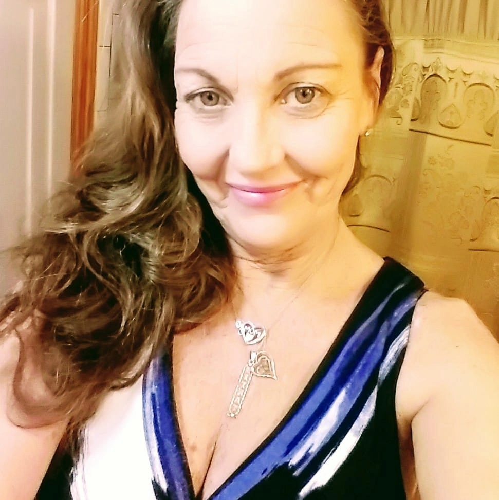 Кэти Джонс. Кэти Джонс.