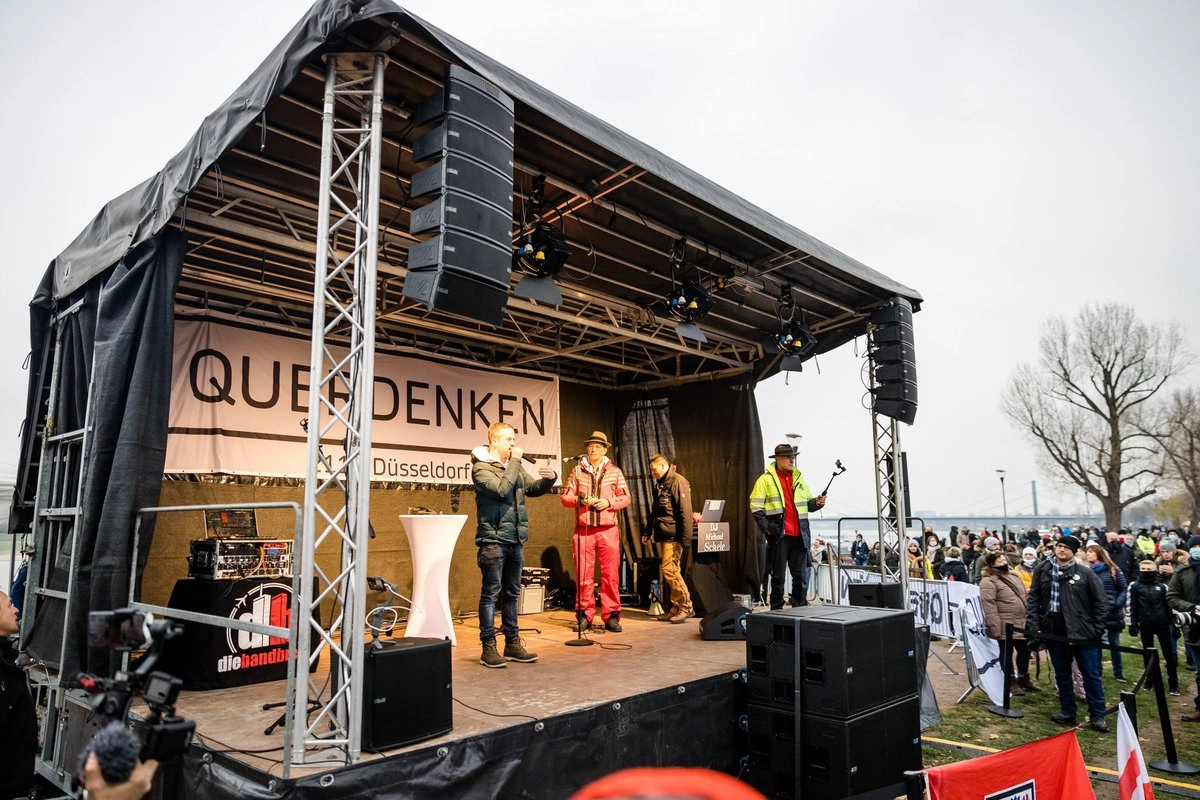 Митинг Querdenken 711 в Дюссельдорфе 6 декабря