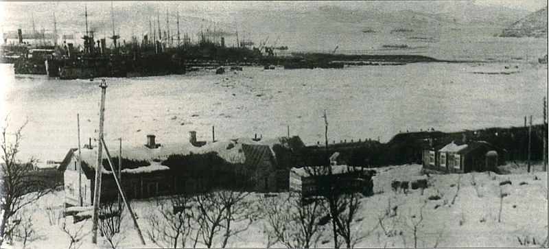 Английские корабли на рейде Мурманска, 1918 год. commons.wikimedia.org