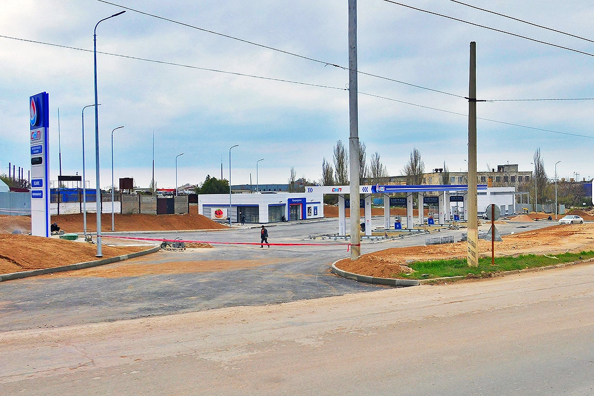 Газонаполнительная компрессорная станция (АГНКС), Камышовое шоссе, 43/1А, Севастополь.