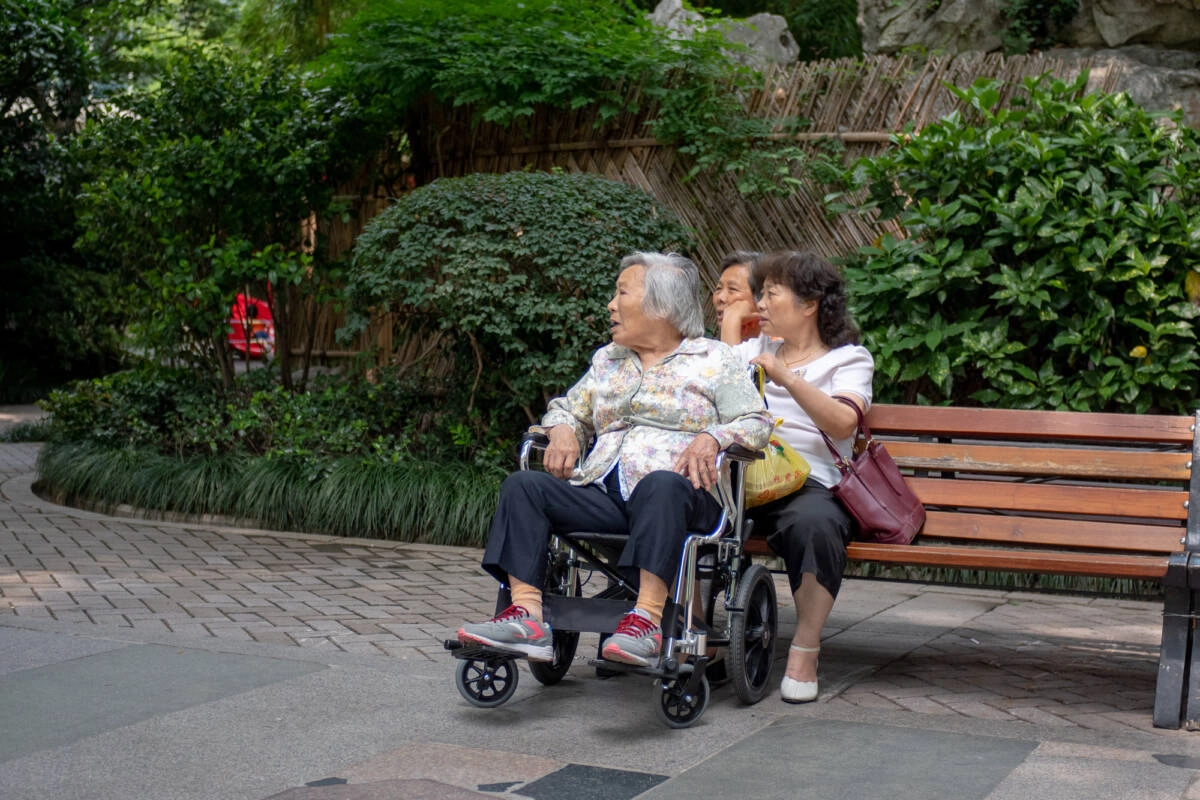 В зоне риска находятся пожилые люди