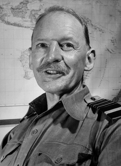 Маршал сэр Роберт Брук-Попхэм в своём штабе. Фото Карла Миданса, журнал «Лайф», 1941 год