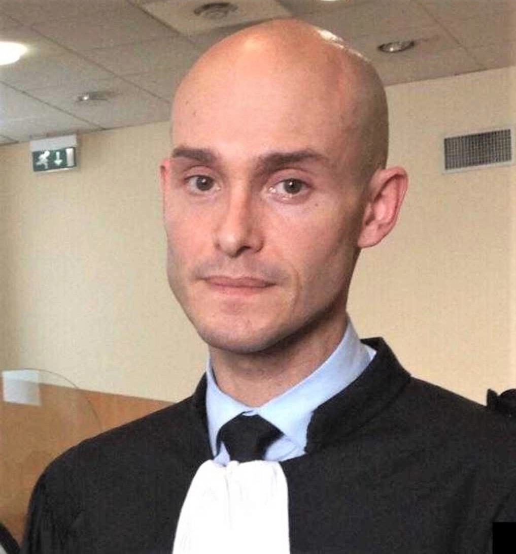 Адвокат Жульен Пинелли 