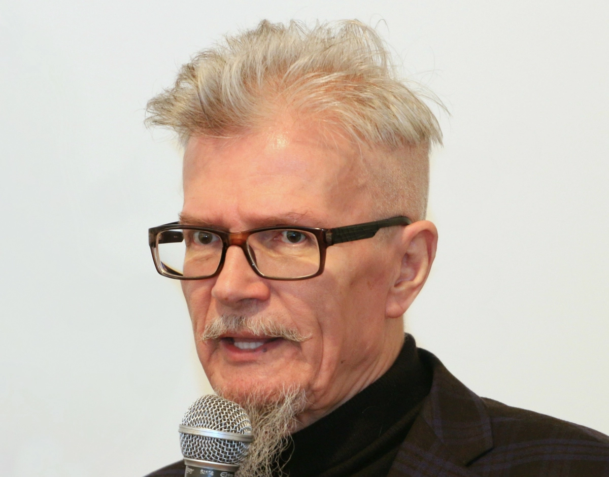 Лукьяненко о Лимонове: «Ушел последний из великих писателей»