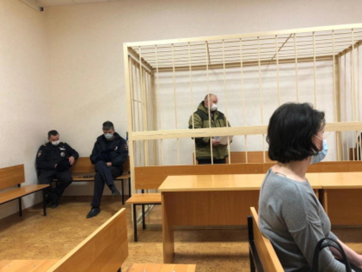 Убийство в новошахтинске 15. В алмате полицейскому отрезали голову фото. Расстрел 5 человек. В новошахтинске задержали. Срочник застрелил сослуживцев.