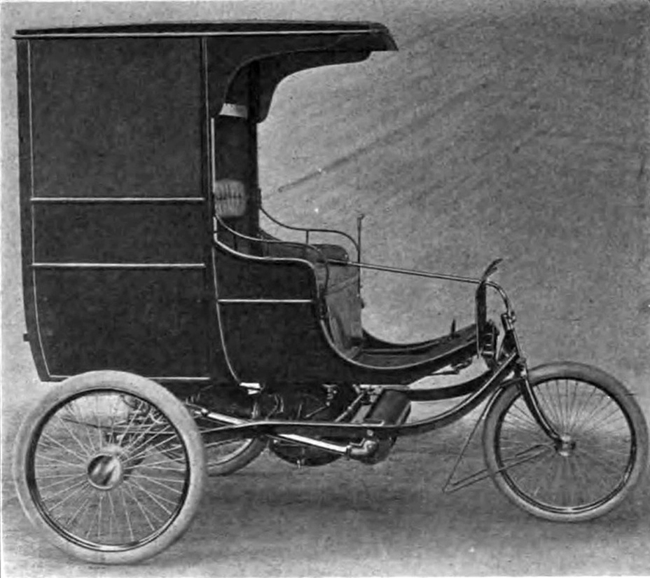 Типичный Knox первых лет существования фирмы. В данном случае это развозной фургончик 1901 года выпуска — уже тогда Гарри делал первые попытки выйти на рынок коммерческого транспорта