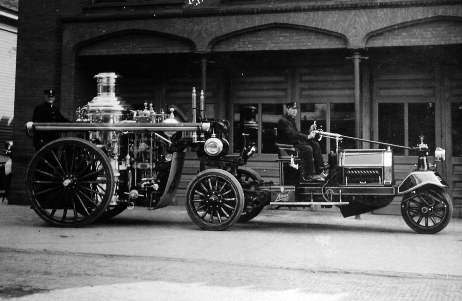 Knox Martin Tractor Model 31 по прозвищу «Змея» — удачный тягач, весьма популярный на американском рынке того времени