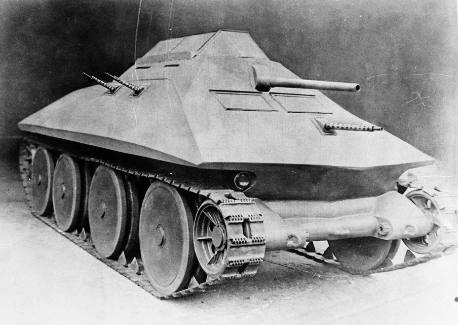 Christie M1942 Light Tank, предложение Кристи на конкурс. По вполне понятным причинам дальше полумакета дело не продвинулось. Винить в этом Кристи мог только себя
