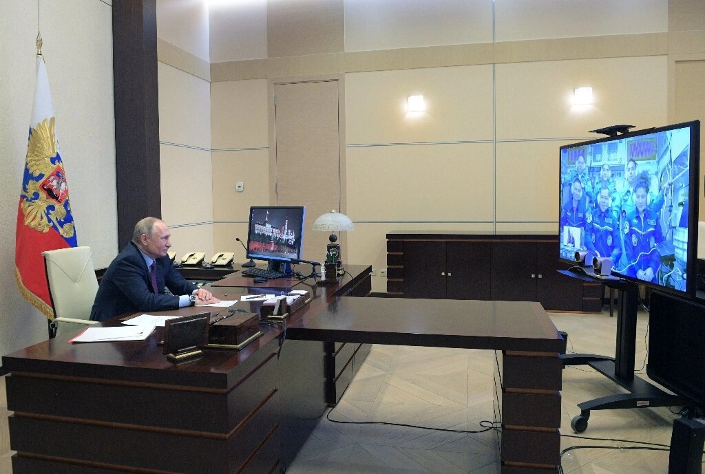 Владимир Путин провел видеоконференцию с космонавтами на борту Международной космической станции