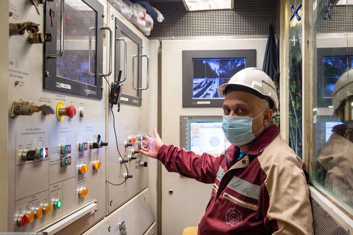 Юрий Головин, машинист щита.