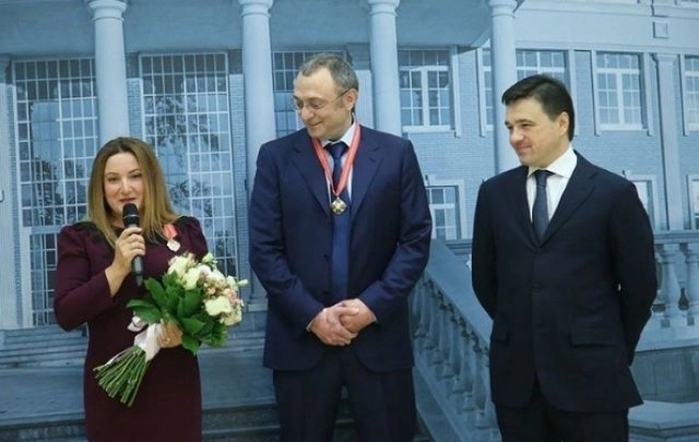 Сулейман Керимов с женой и губернатором Московской области Андреем Воробьёвыми