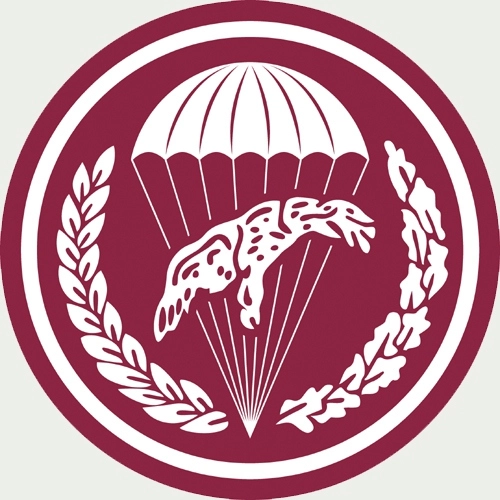 Эмблема 6-й Поморской воздушно-десантной дивизии Rochowicz R. Czerwone berety z Krakowa // Nowa Technika Wojskowa, 2019, №12