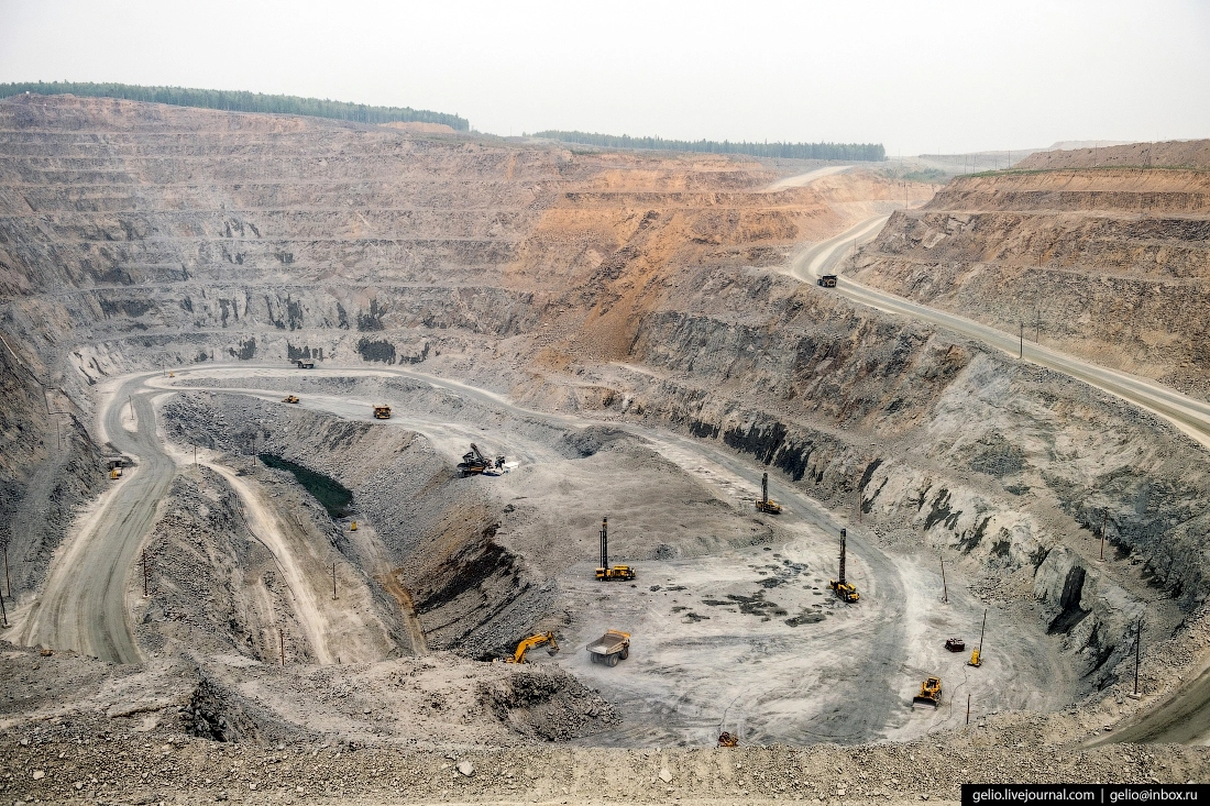 Месторождение Благодатное находится в 25 км от Олимпиады. Общий объём запасов на обоих месторождениях — 1021 тонна золота.
