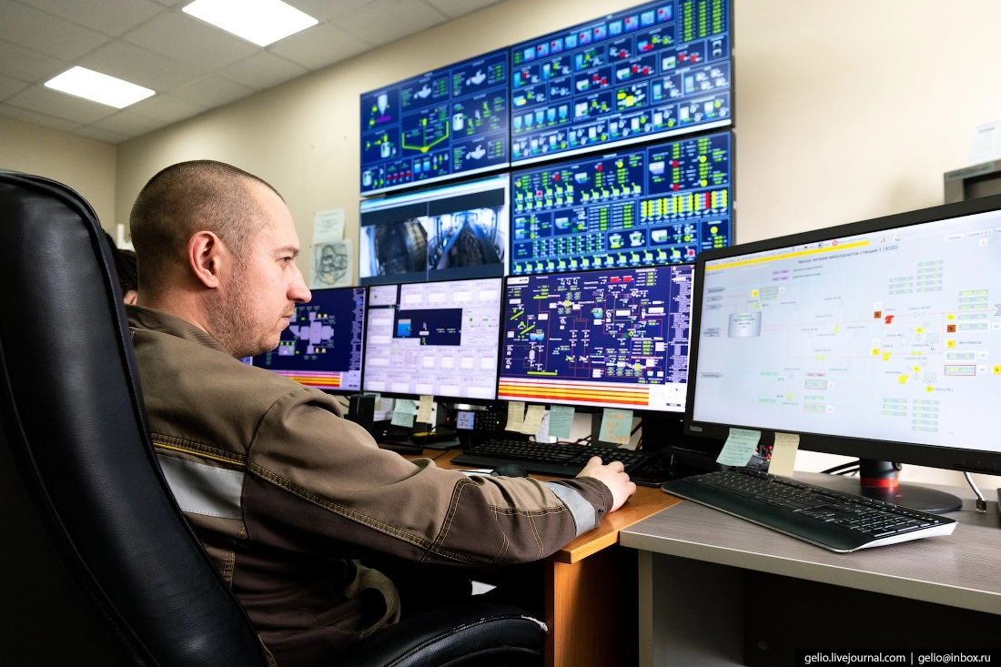 На золотоизвлекательных фабриках операторы отслеживают все переделы переработки руды и извлечения золота.