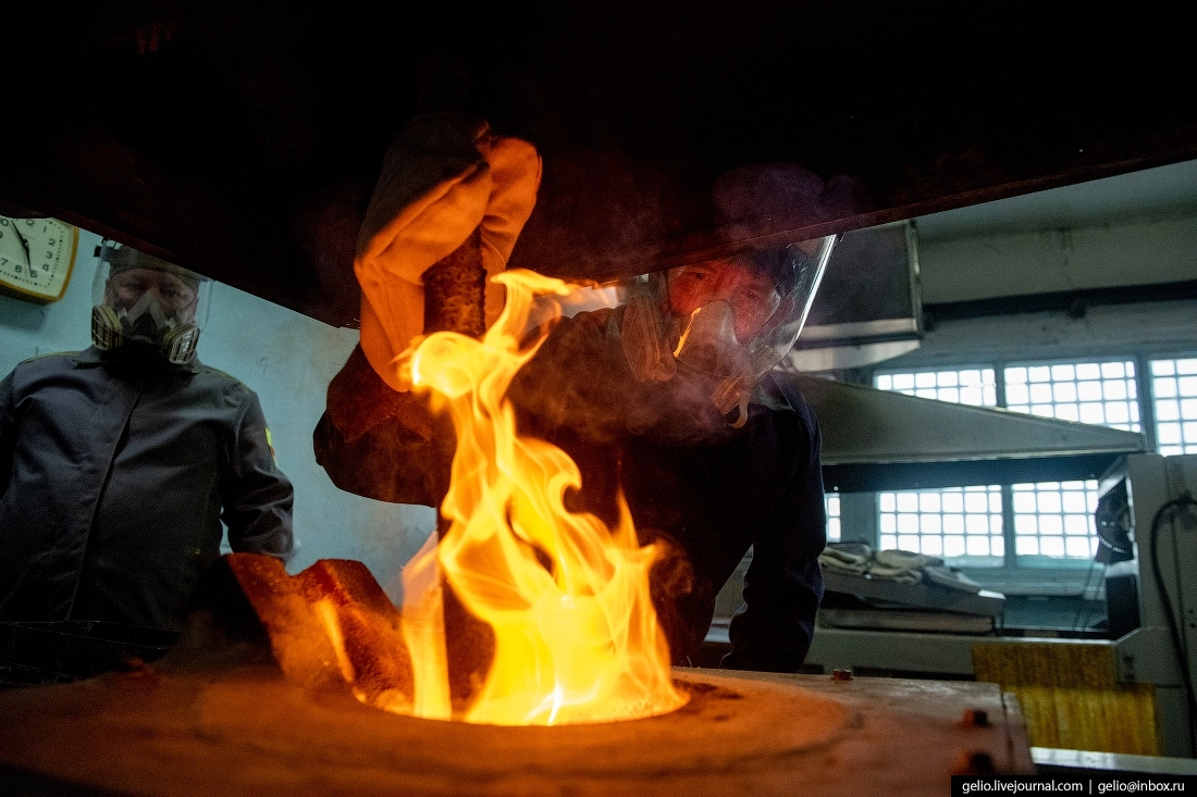 Плавка — финальный этап производства золота на золотоизвлекательной фабрике.