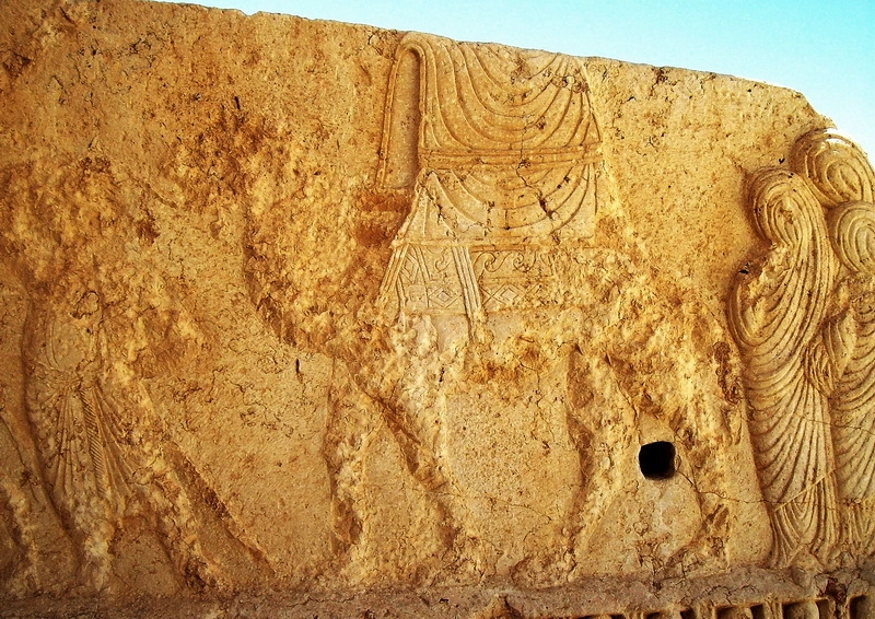 Пальмирский рельеф с изображением путешествующих женщин. Фото автора