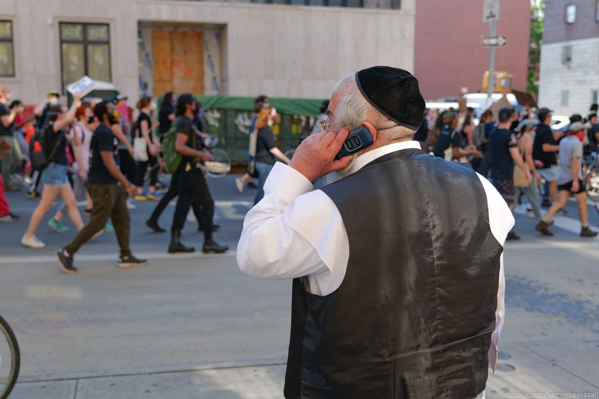 6. Зашли в хасидскую часть Уильямсбурга и тут отношение резко изменилось.