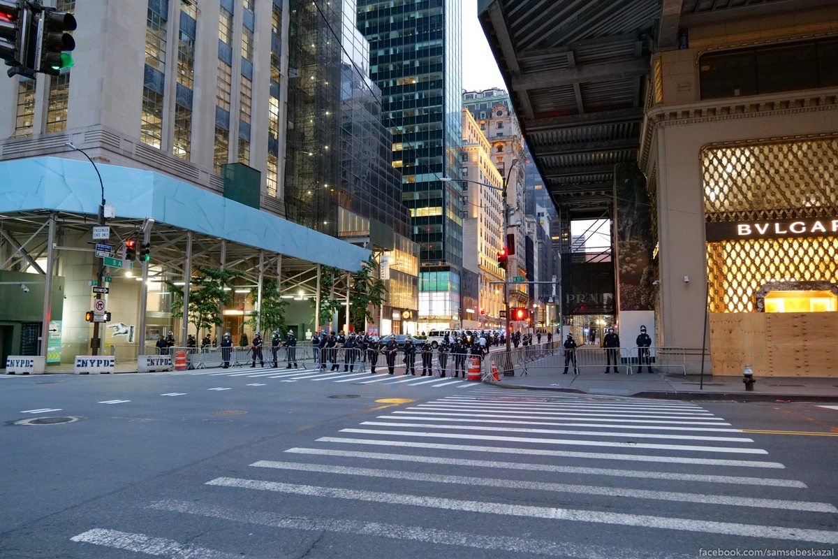 47. Пятая полностью перекрыта а на улицах целая армия полицейских