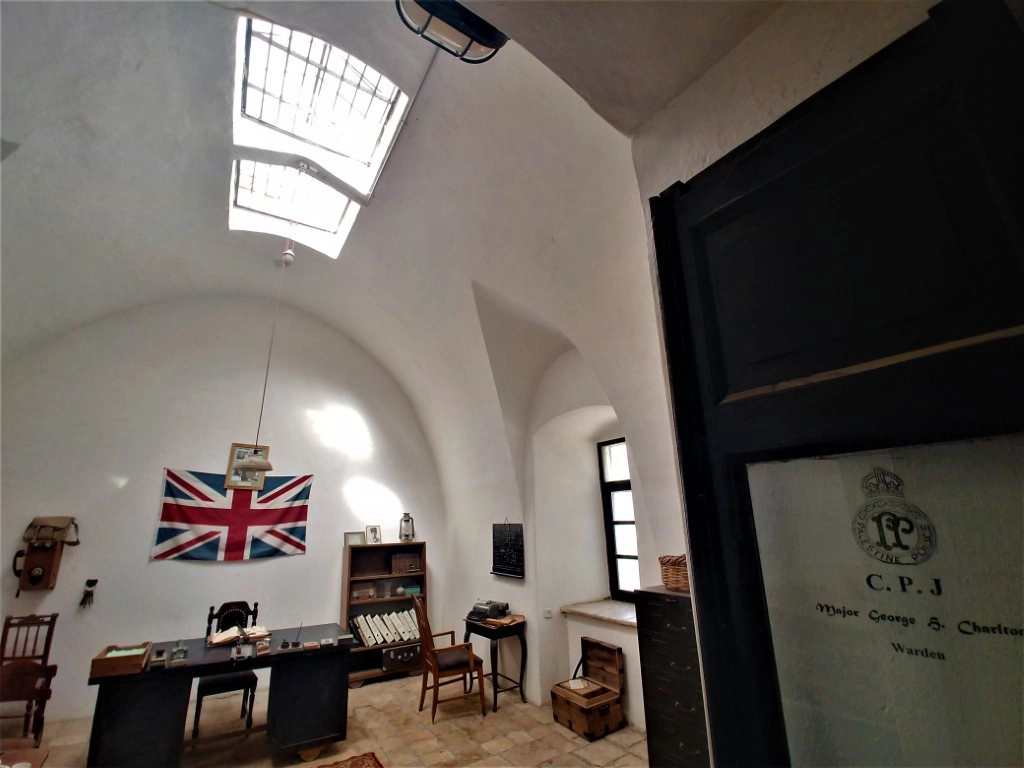 Кабинет начальника тюрьмы Кабинет начальника тюрьмы