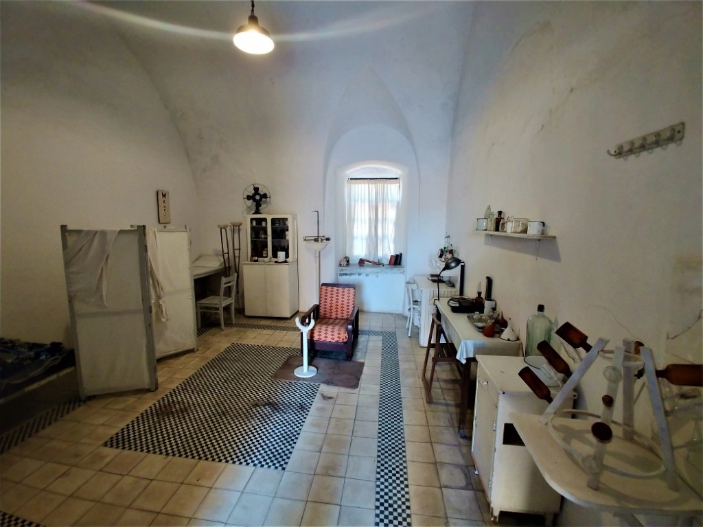 Медсанчасть, где оказывали некую минимальную медицинскую помощь осужденным Медсанчасть, где оказывали некую минимальную медицинскую помощь осужденным