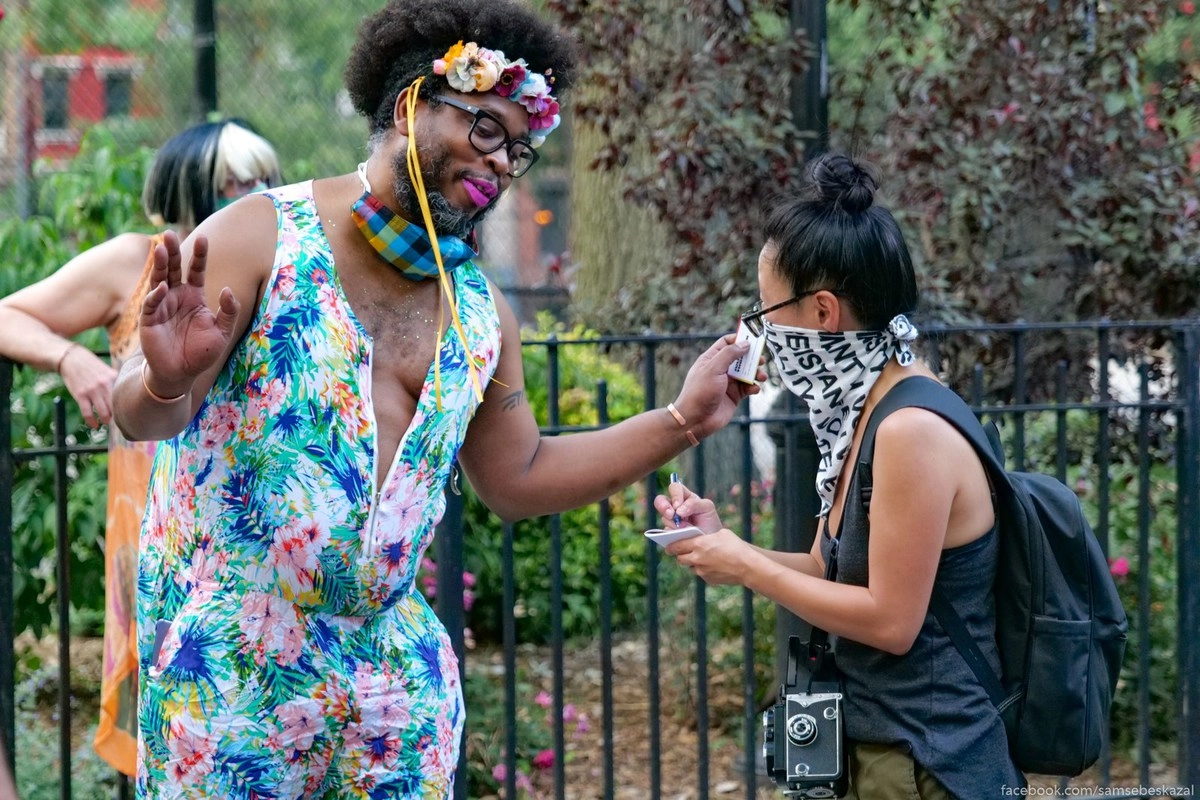 32. Такое событие, естественно, не могло пройти мимо многочисленных фотографов.