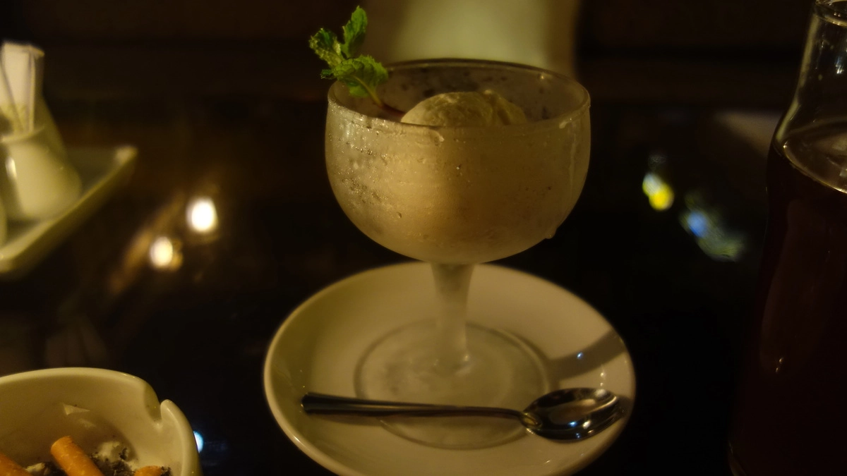 Отличной идеей будет охладиться после пляжа мороженкой в тени, которая повсюду продается в пляжных ресторанах.