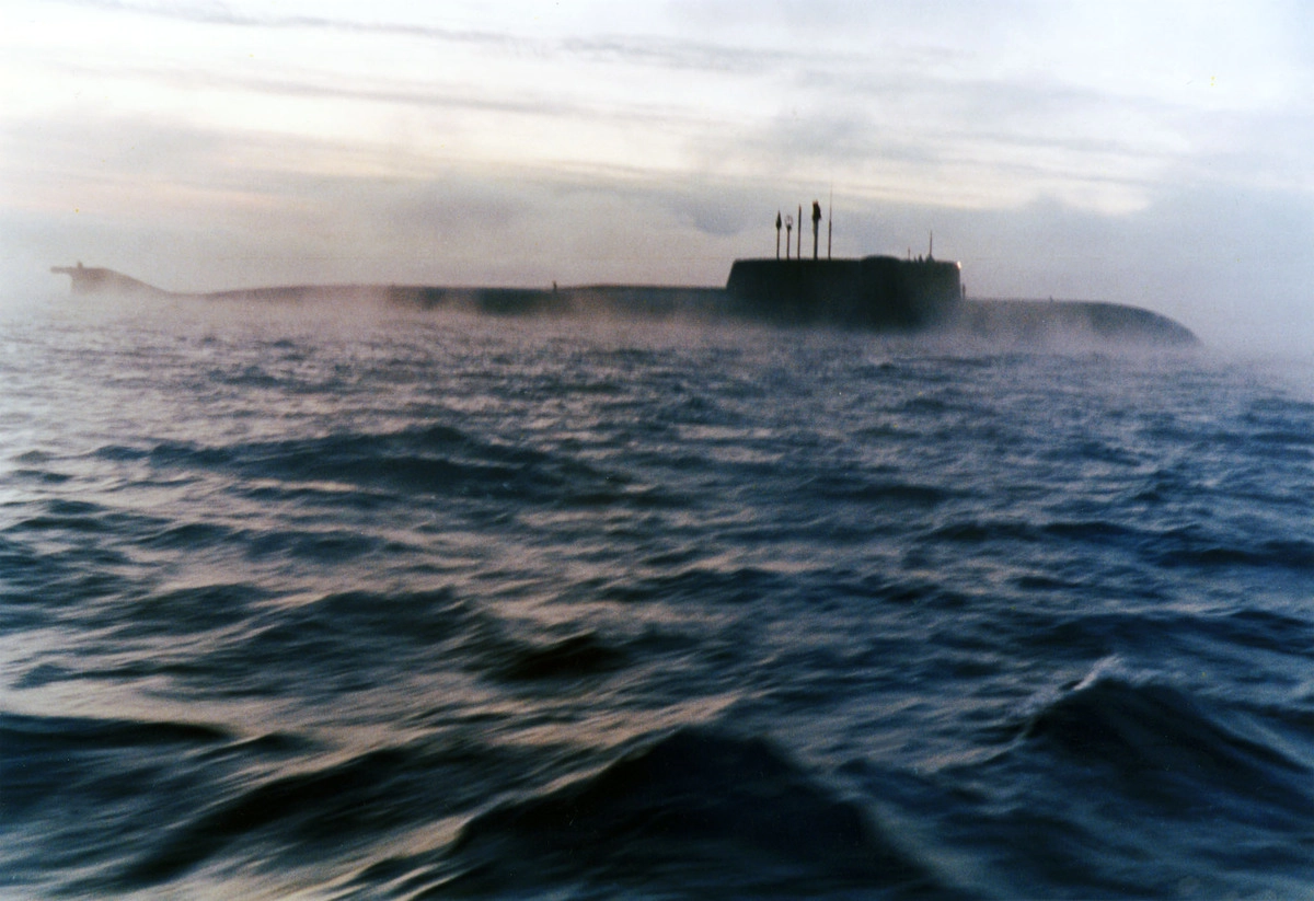 Первые испытания в море атомной подводной лодки 