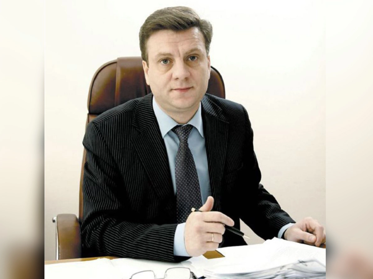 Главный врач омской. Министр здравоохранения Омской области фото Мураховский.