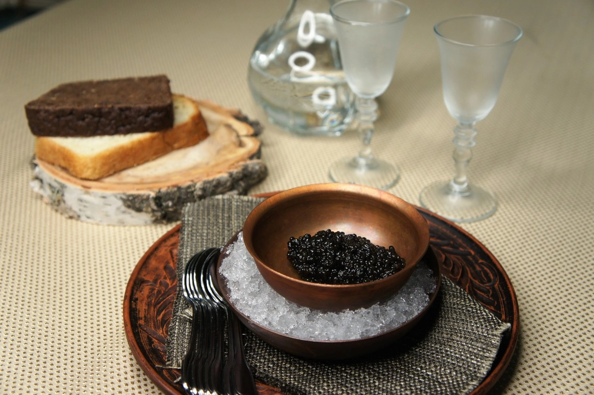 В реках Якутии водится сибирской осетр. А следовательно есть и черная икра