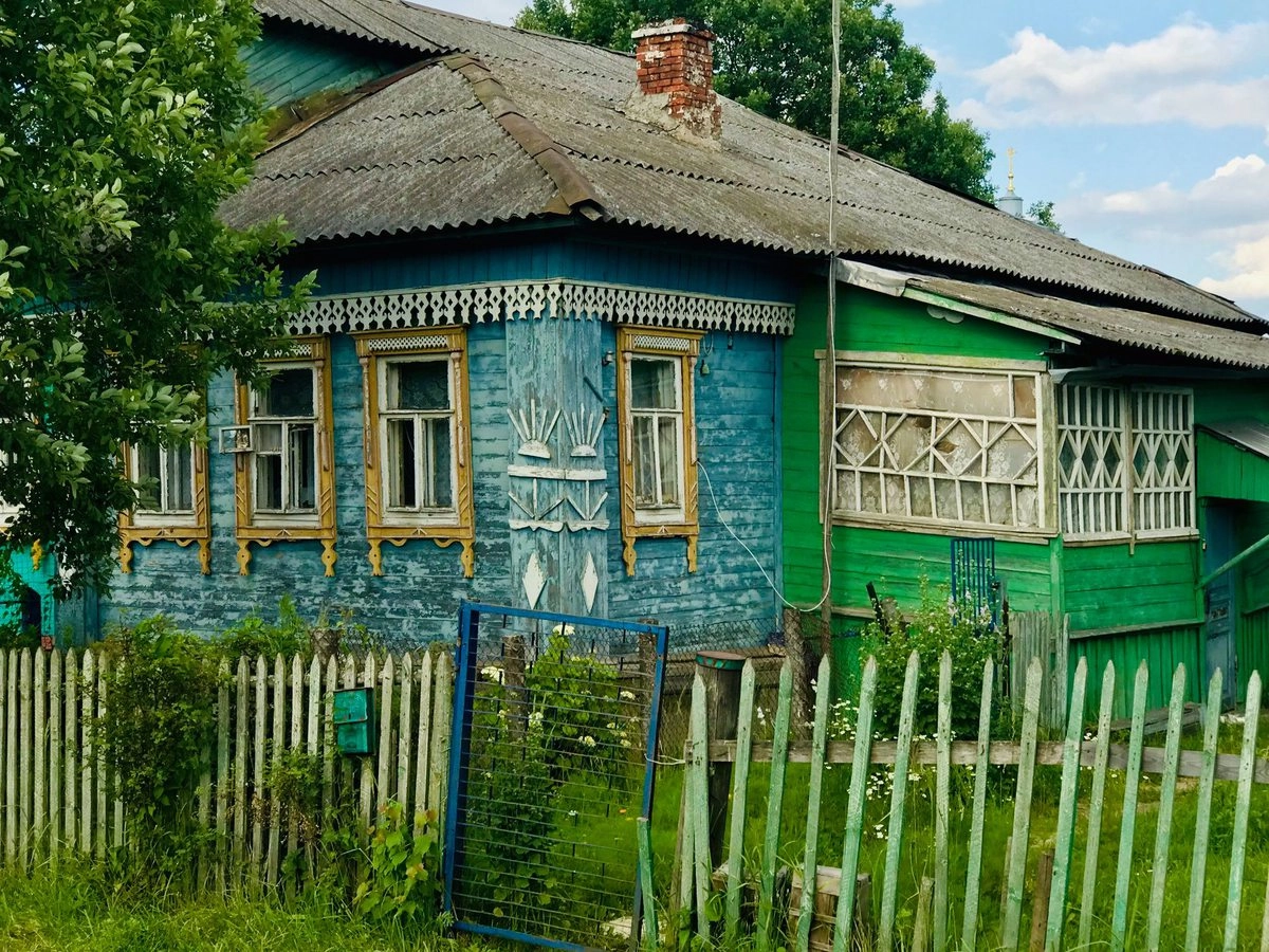 Старинный деревенский дом в Раменье.