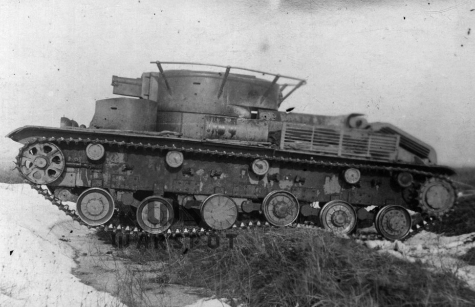 Т-28 с торсионной подвеской Шашмурина на испытаниях. Они показали преимущества торсионной подвески перед блокированной