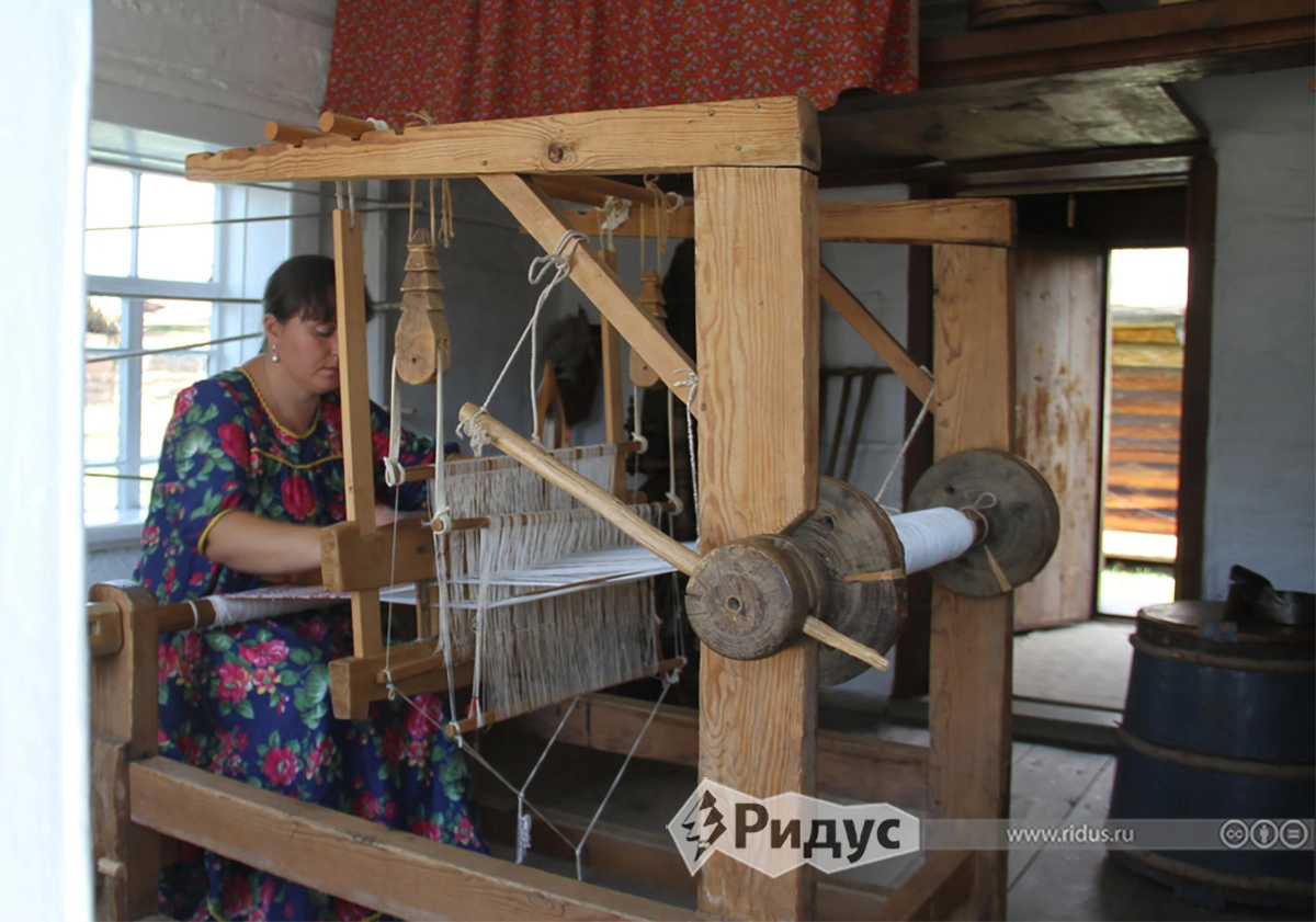 Чем больше задействовано педалей, тем сложнее получится узор