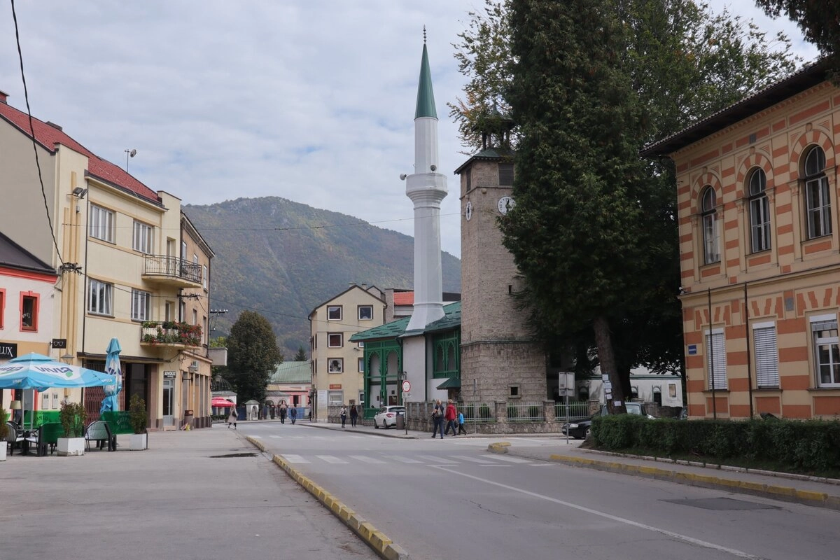 Или, вот, город Травник. Затерянный в горах, но такой домашний и уютный.. 
