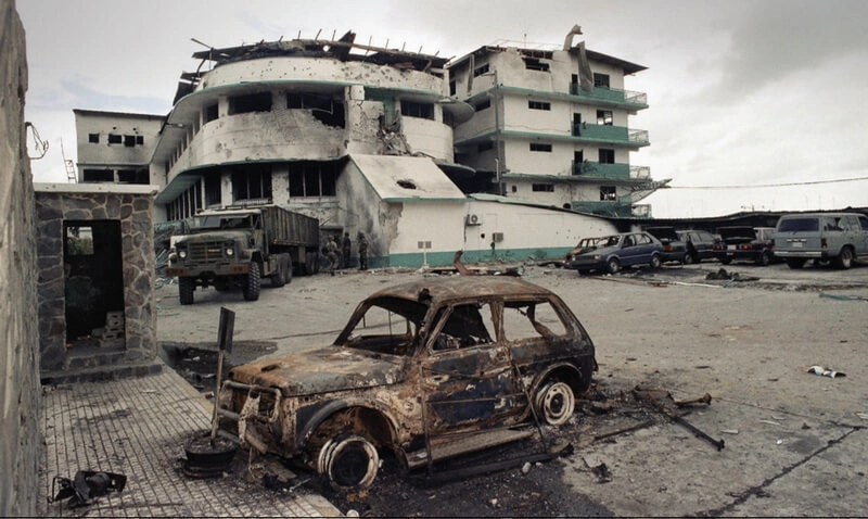 Штаб Министерства обороны Панамы. Фото сделано после боёв. Источник: Lawrence A. Yates. The U.S. Military Intervention in Panama: Operation Just Cause. December 1989 — January 1990. — Washington, 2014