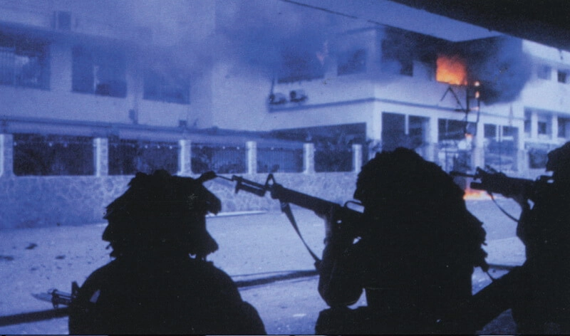 Рейнджеры около Командансии. commons.wikimedia.org