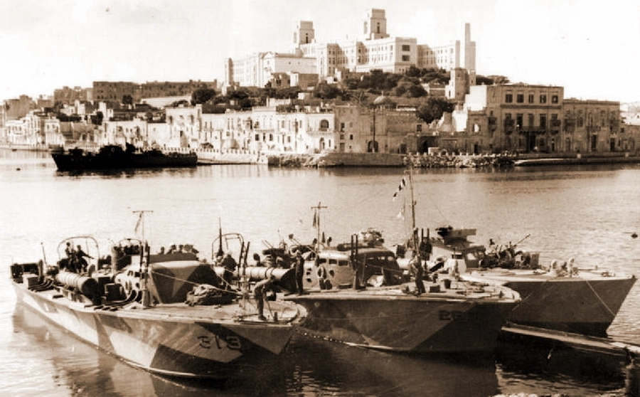 Британские торпедные катера MTB-313, MTB-260 и MTB-77 в Ла-Валетте