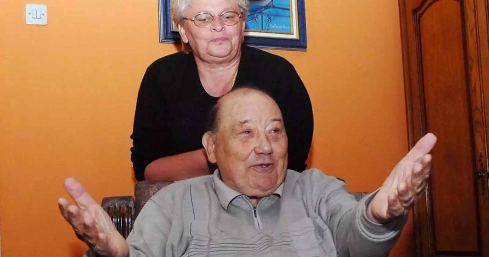 Фране вместе со своей пятой женой. Фране вместе со своей пятой женой.