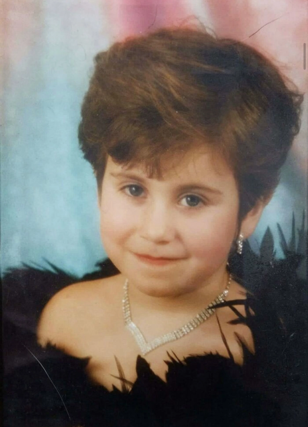 Путешествие во времени - когда тебе 4, но ты выглядишь на 40 благодаря гламурному наряду.