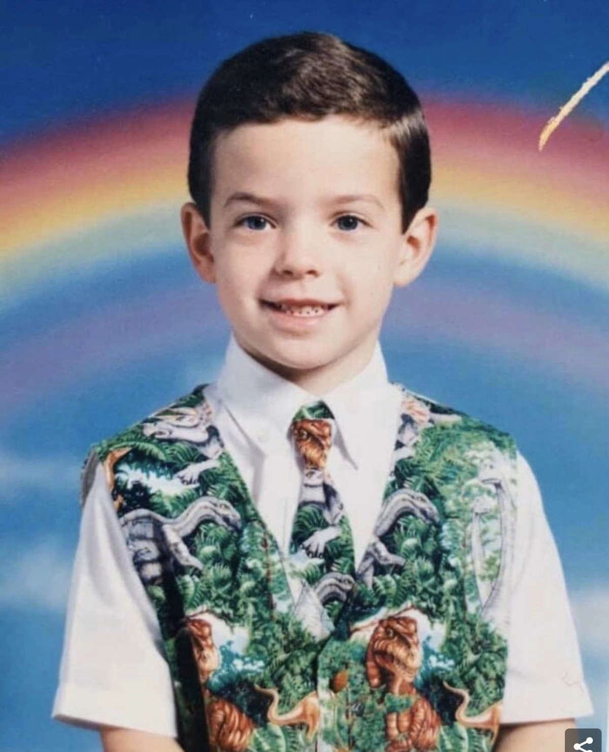 "Моя мама сшила мне этот костюмчик, в котором я считал себя самым модным".