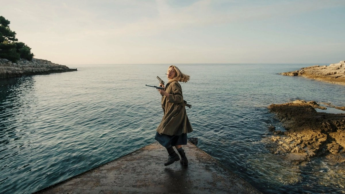 Марша в исполнении Мии Гот - типичная психопатка-мужененавистница, считающая себя героиней. Однако в глазах зрителя выглядит все совсем не так радужно.