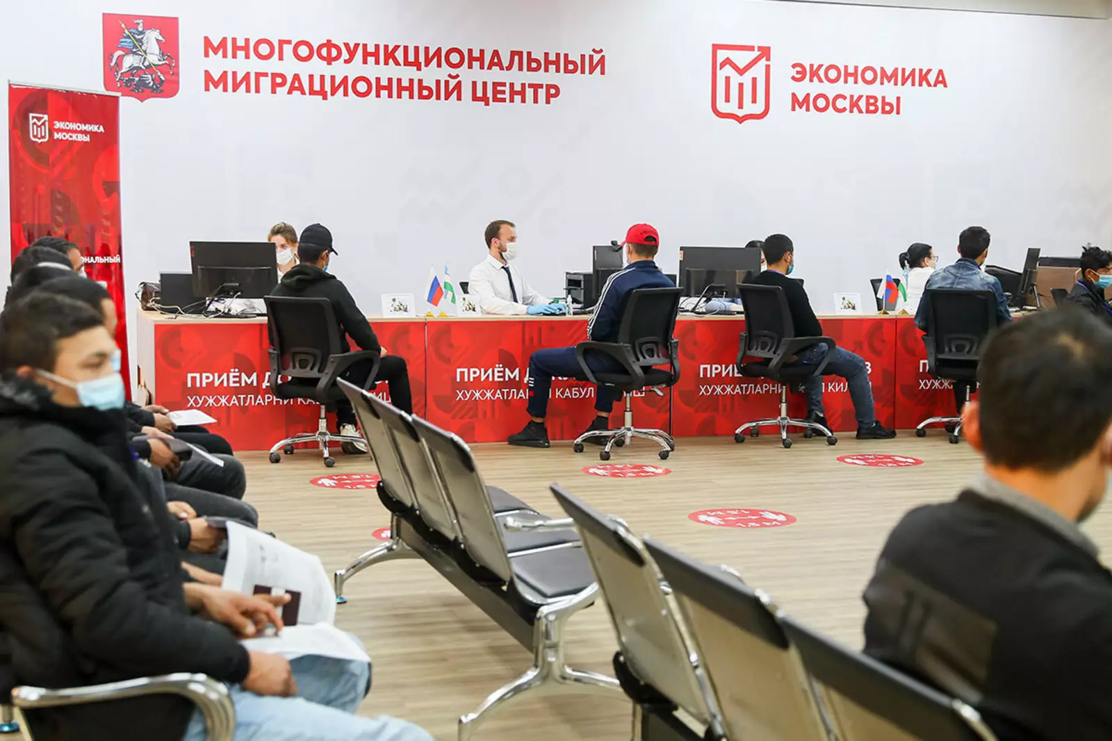 Пилотный проект по привлечению в Россию 10 тысяч строителей из Узбекистана Пилотный проект по привлечению в Россию 10 тысяч строителей из Узбекистана