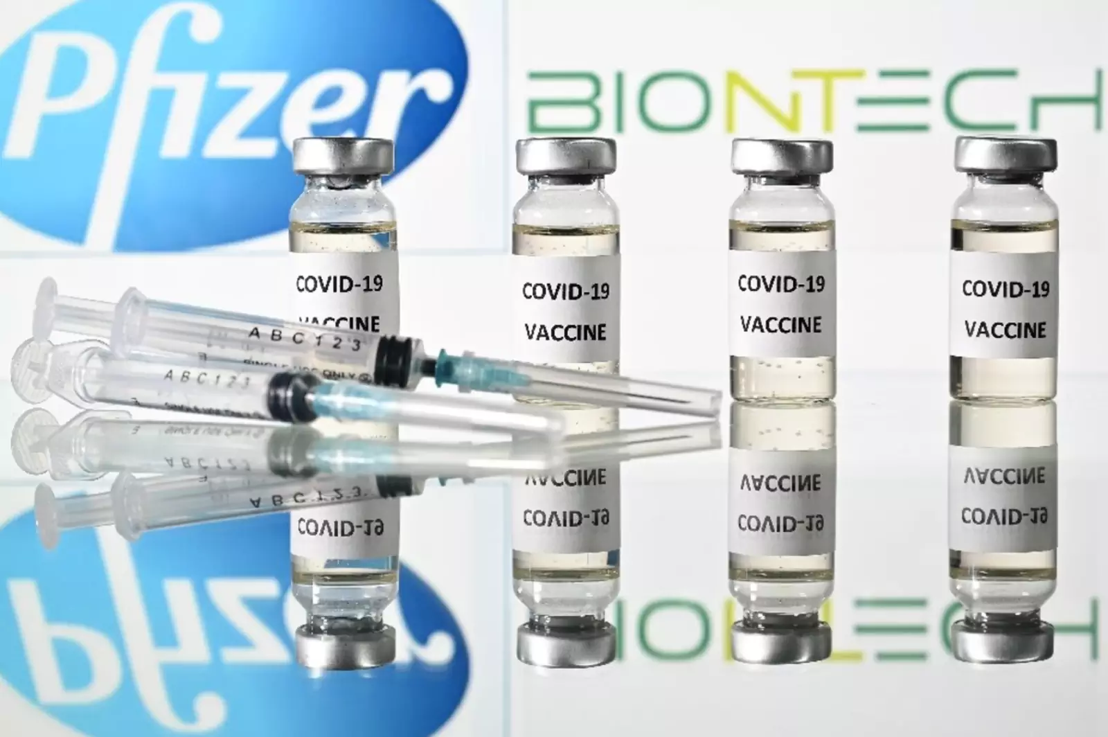 Вакцинация препаратом Pfizer/BionTech в Израиле началась 20 декабря 2020 года