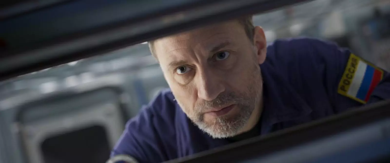 Главную роль - космонавта Арабова - играет Анатолий Белый. Главную роль - космонавта Арабова - играет Анатолий Белый.