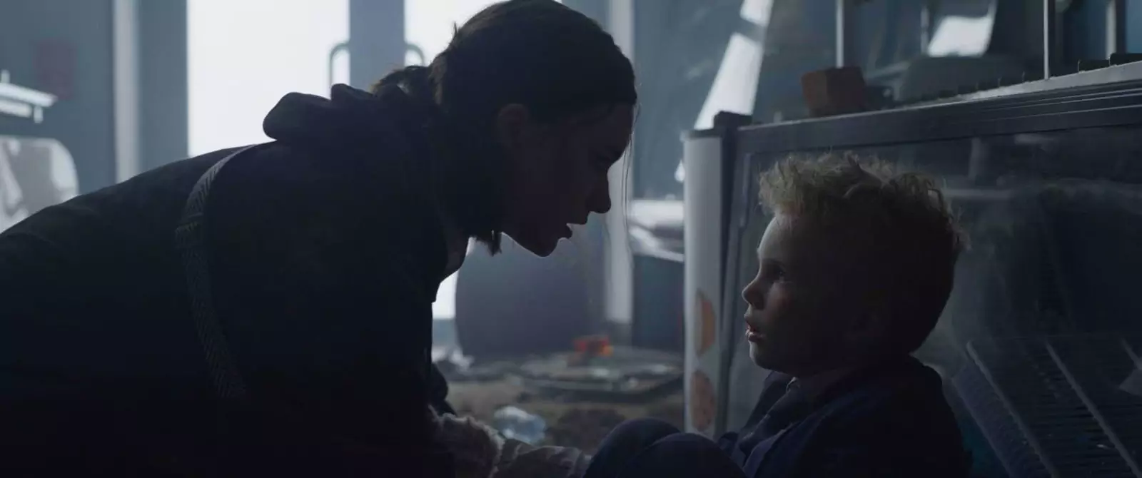 Другие роли играют Вероника Устимова и юный актер по имени (не поверите) Александр Петров. Другие роли играют Вероника Устимова и юный актер по имени (не поверите) Александр Петров.