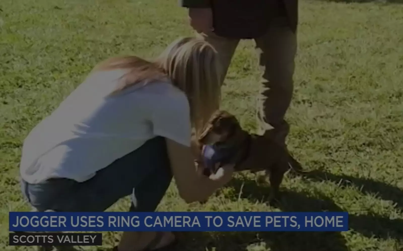 Кортни со своим спасенным питомцем. Кортни со своим спасенным питомцем.