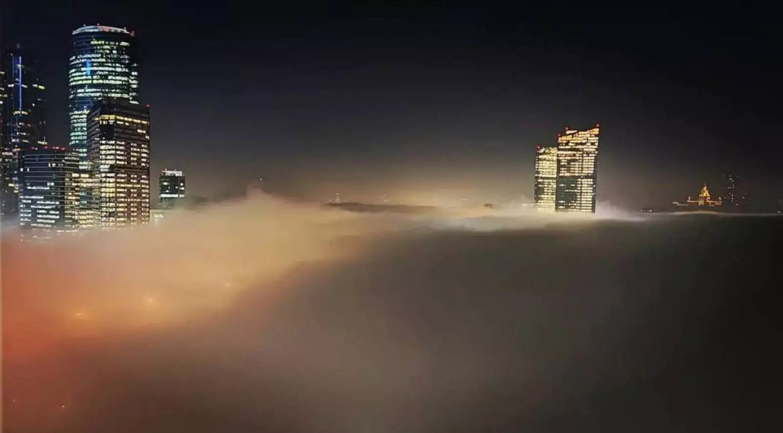 Густой смог над Москвой Густой смог над Москвой