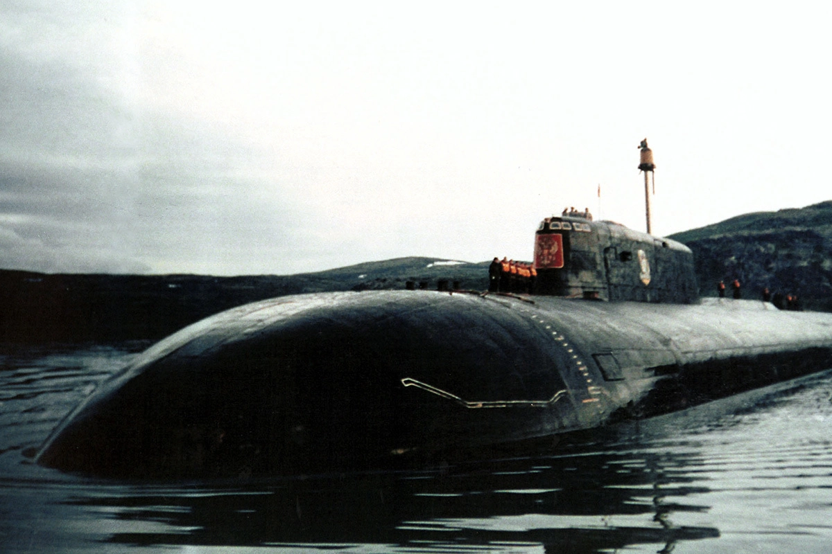 Подводная лодка сколько погибло. Подводная лодка "Курск". Лодка к-141 «Курск». Подводной лодки к-141 Курск. Атомная подводная лодка Курск.