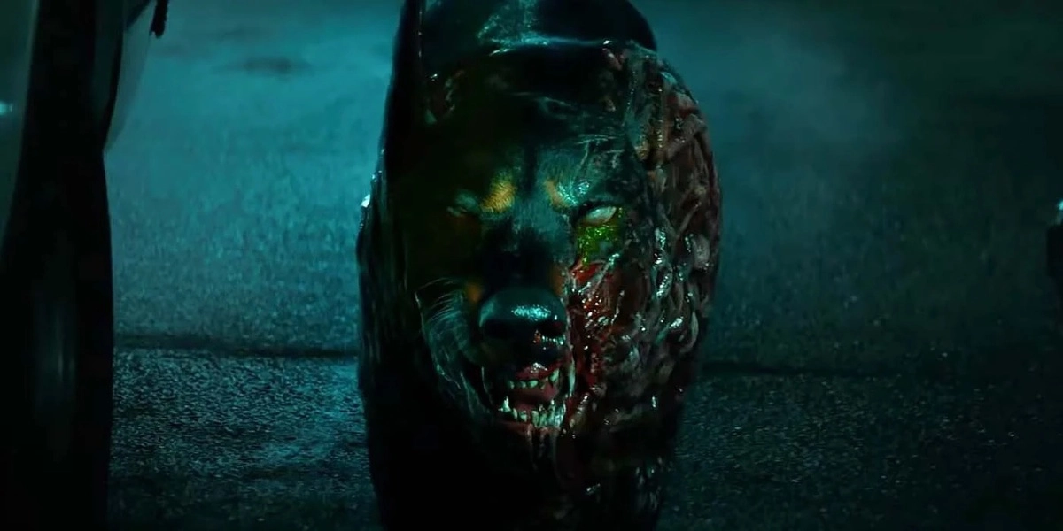 Как вам собачка? А теперь вспомните ее "братьев" из самой первой части 2002 года. Тогда и технологии были дешевле, и бюджет значительно ниже.