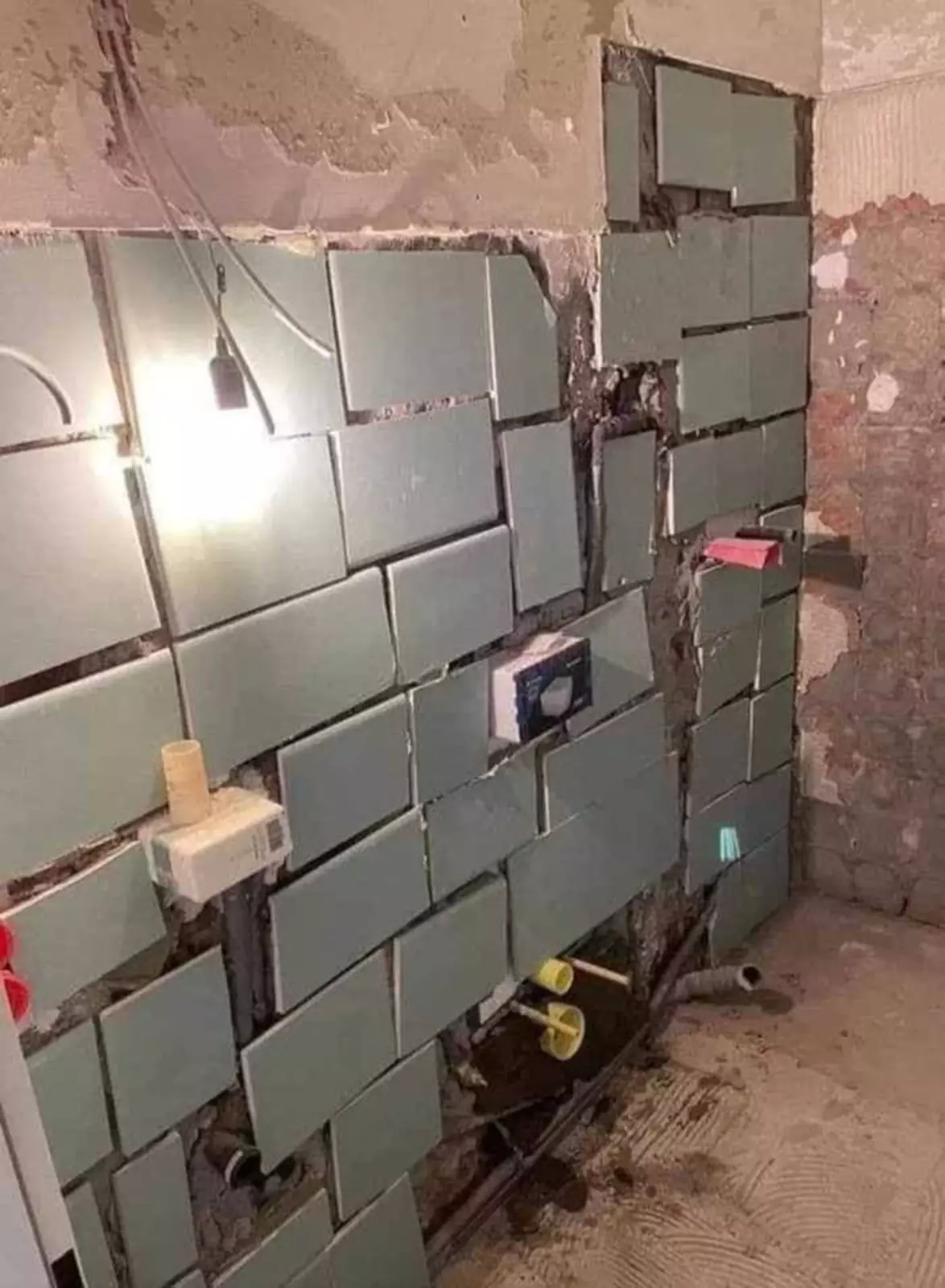 «Когда муж сказал, что сам справится с ремонтом». «Когда муж сказал, что сам справится с ремонтом».