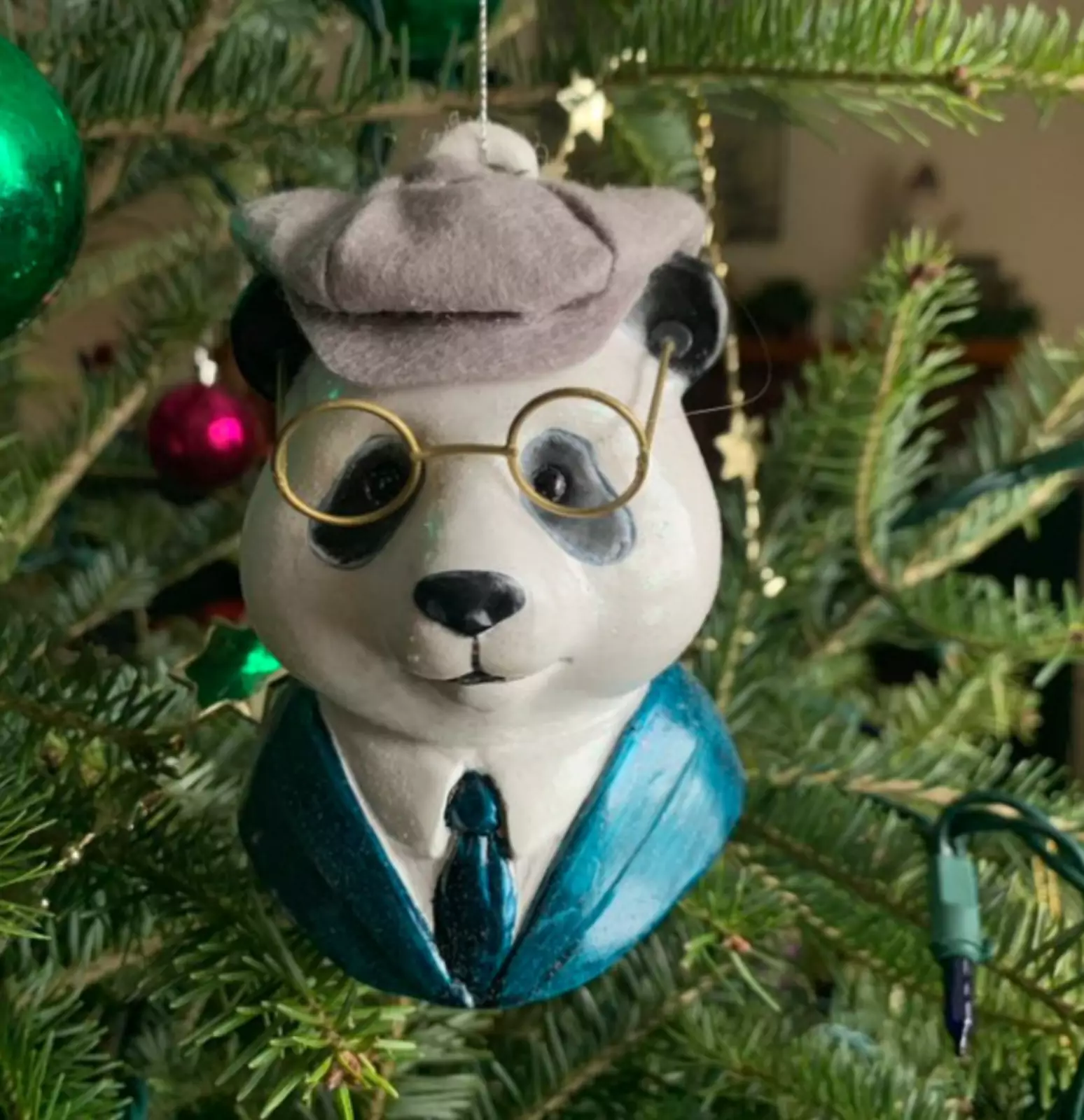 Очень деловая панда. Очень деловая панда.